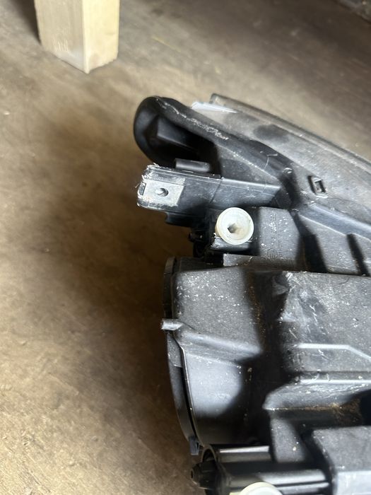 Vand far stanga BMW F30 F31 seria 3 complet