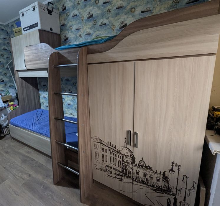 Двухъярусная кровать