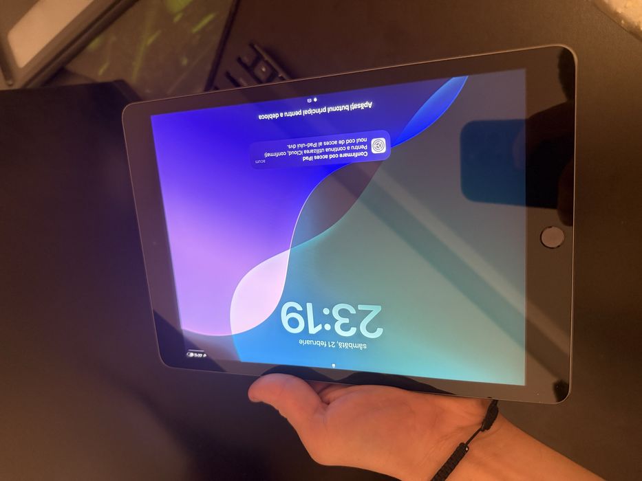 Ipad generiatia a 9-a cu dimensiunea de 10.2 inch