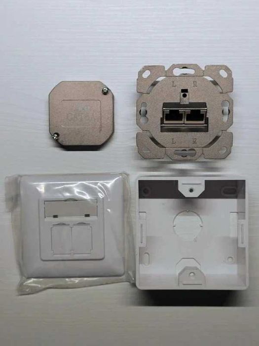 Priza Retea Universala FGB CAT6 a Ecranata 2 Porturi RJ45 10 Gbps Alb cu carcasa alba