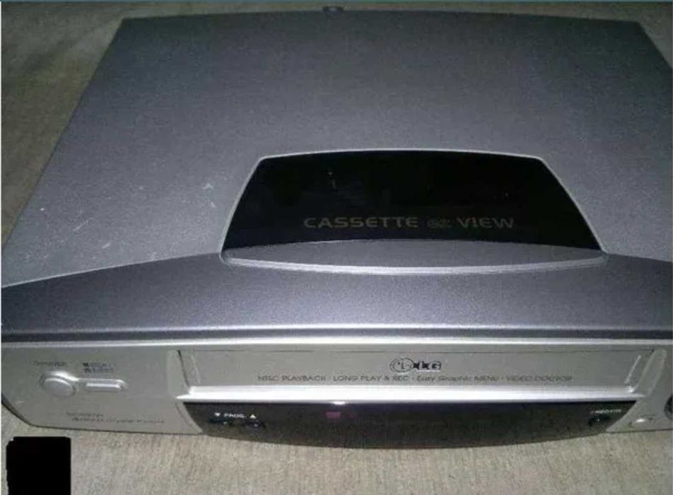 Продам видеомагнитофон LG BC490W