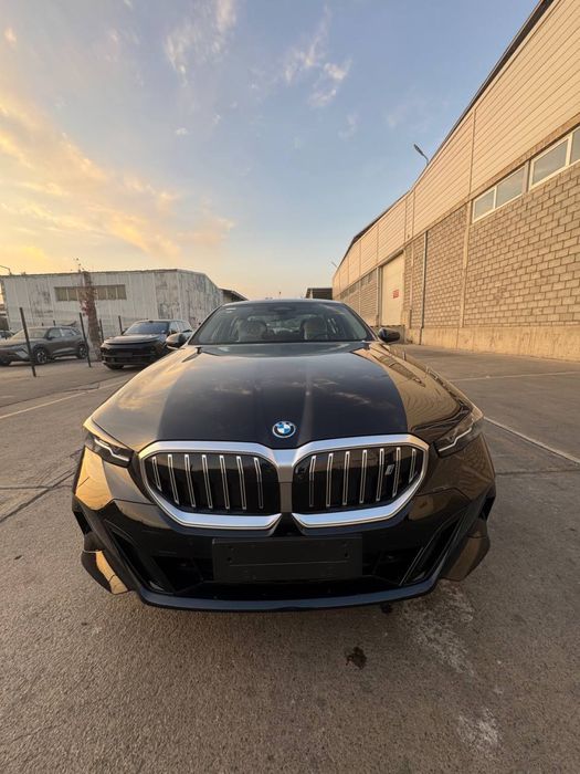 Bmw l5  40 L 2025 yil