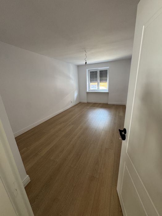 Vând Apartament 2 Camere Ultracentral – 45 mp, Renovat Integral, Încălzire în Pardoseală