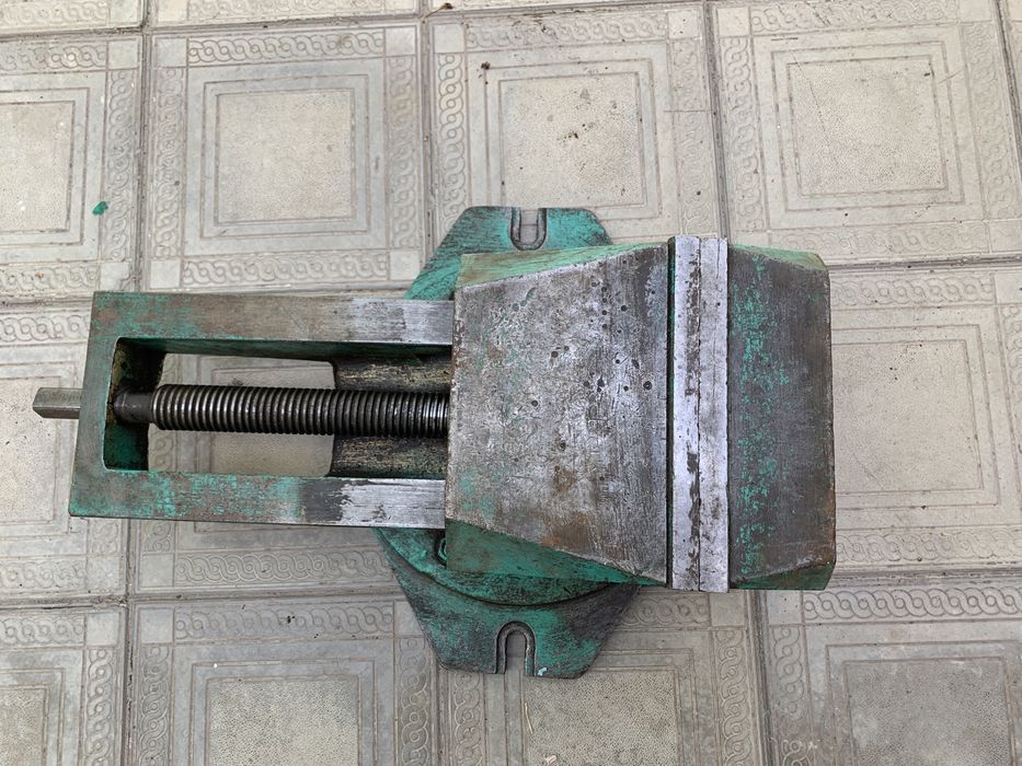 Продаются машинные тиски