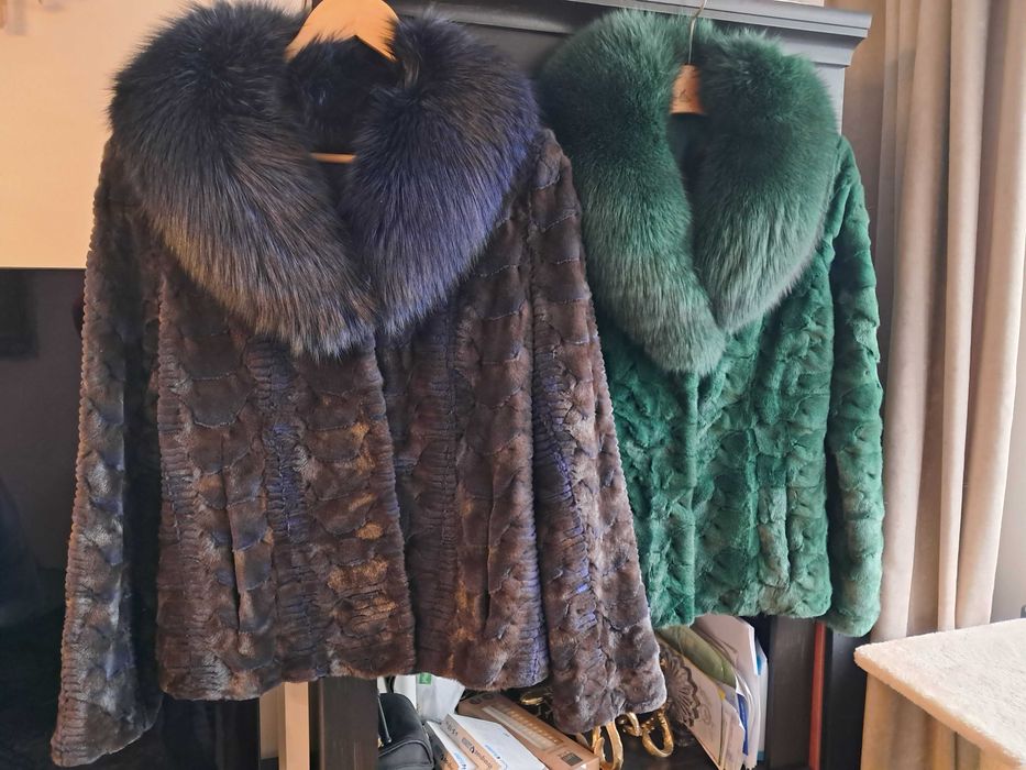 Vand haine de blana din vizon cu guler din vulpe