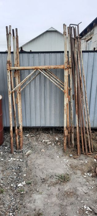 Леса 4 секции все разбойное.