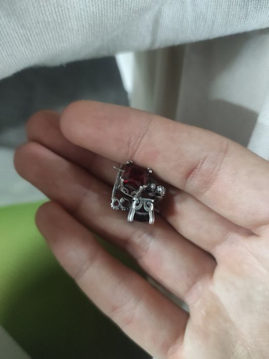 Kumush sirga qizlar uchun