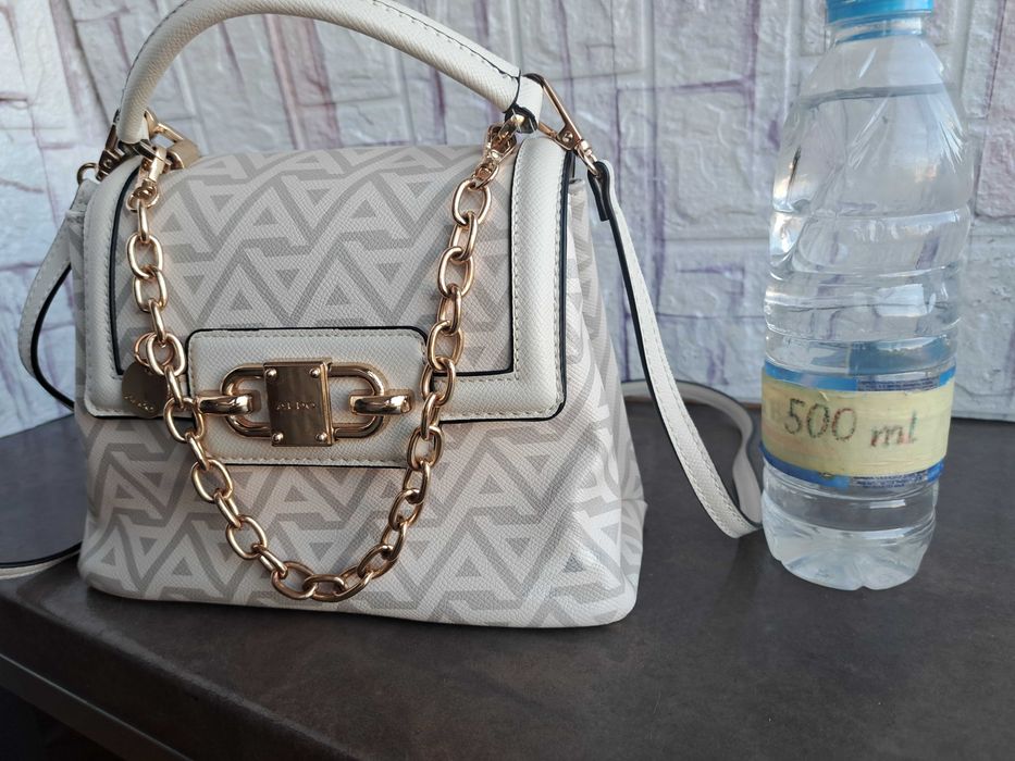 дамска чанта Aldo,малка бежова чантичка,