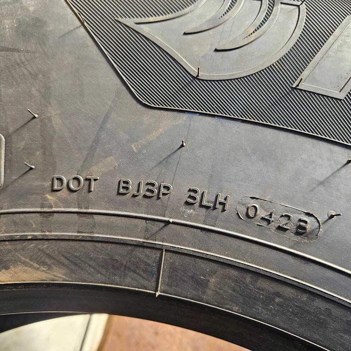 2 Нови гуми 10R22.5 Hankook AM09 144/142L 16PR M+S 3PMFS