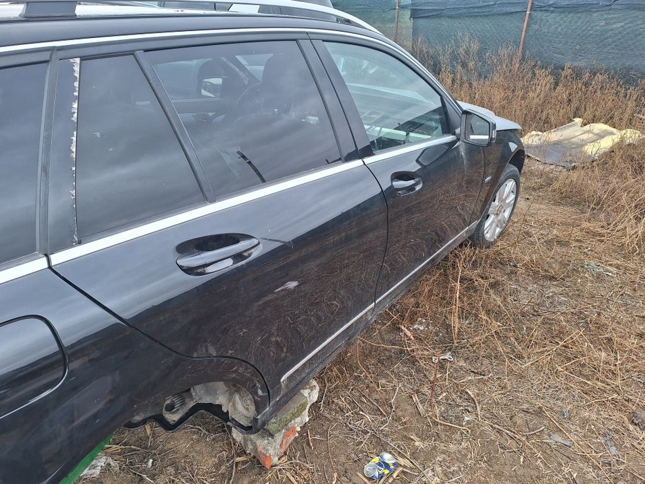 Dezmembrez mercedes w204 2011