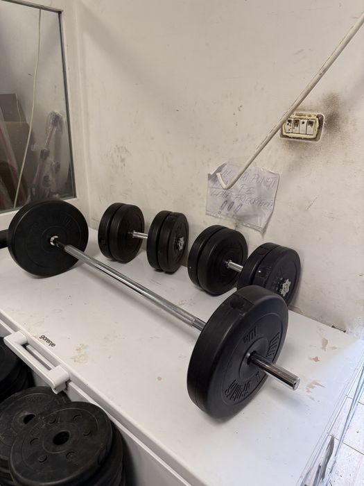 Pachet sala, gantere reglabile+haltera, greutate totala 70 kg.Pret 500