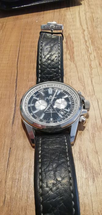 Два бр часовници