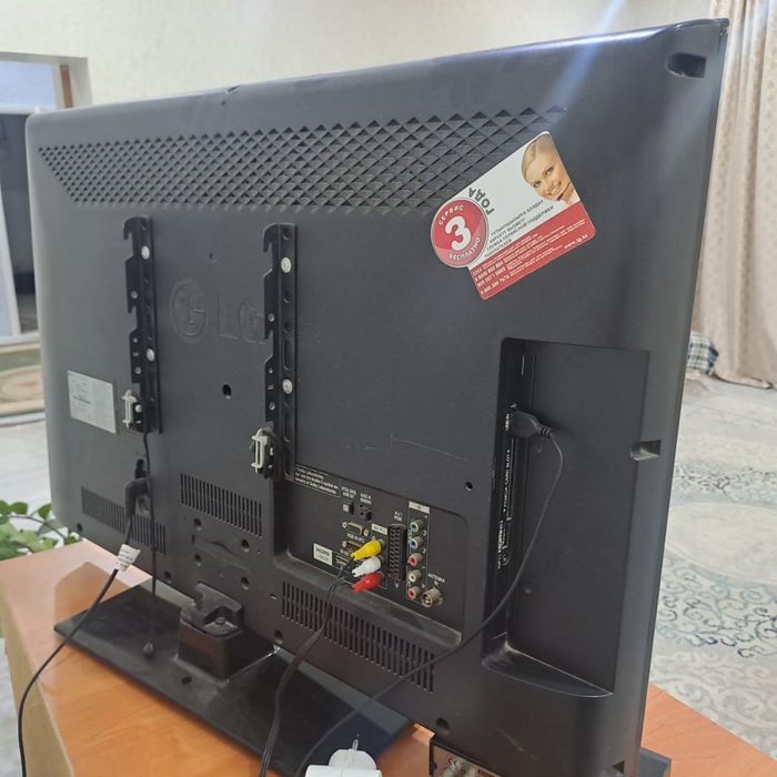 телевизор LG 81 см