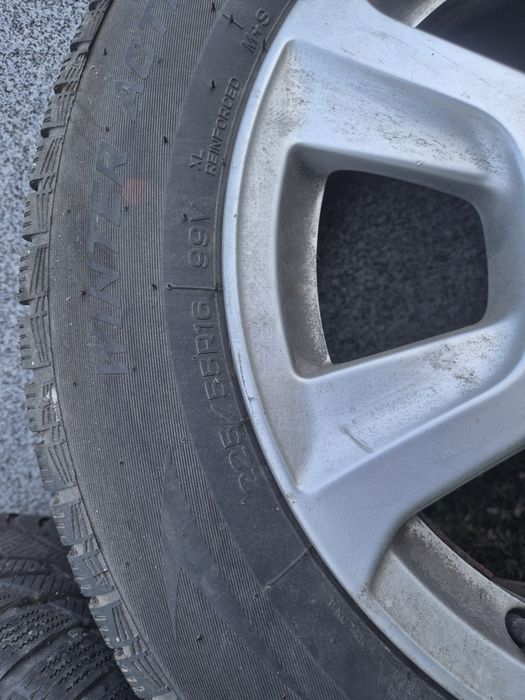 Vând jante cu cauciucuri de iarna audi