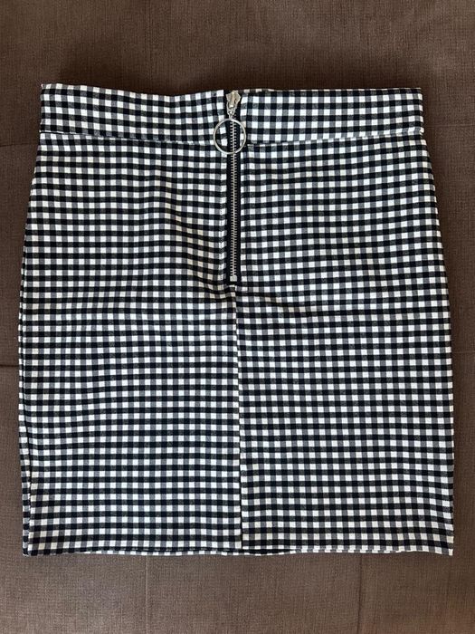 Пола карирана черно бяла