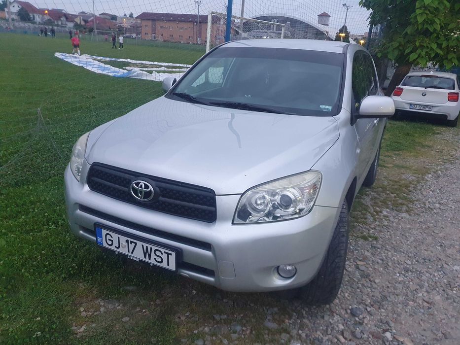 Vand Toyota Raw 4,an fab.2006,4x4 permanent