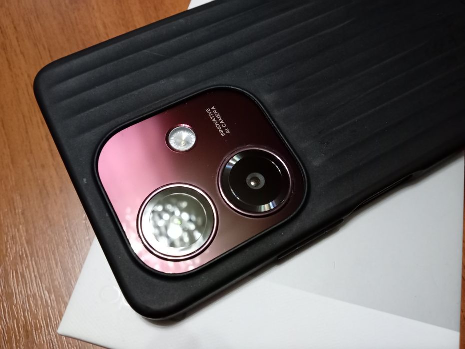 Oppo A5I . В идеале  память 128гб