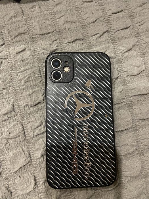 Продам Айфон 11 срочно