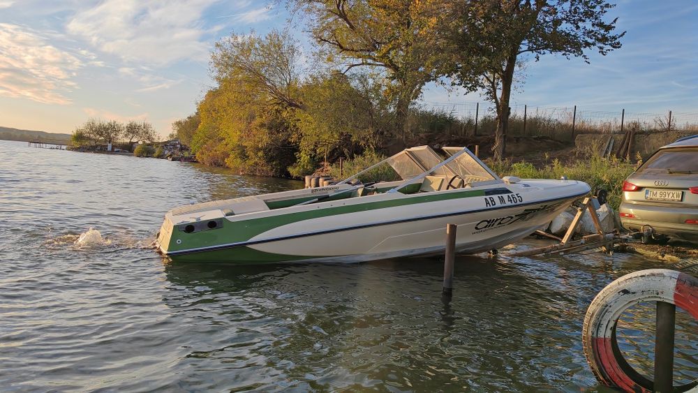 Schimb barca cu motor onboard și peridoc, cu Skijet, ATV sau rulotă