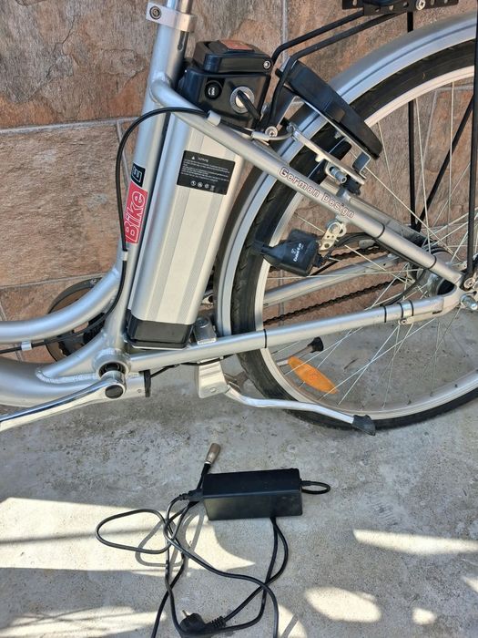 Vând bicicletă electrică