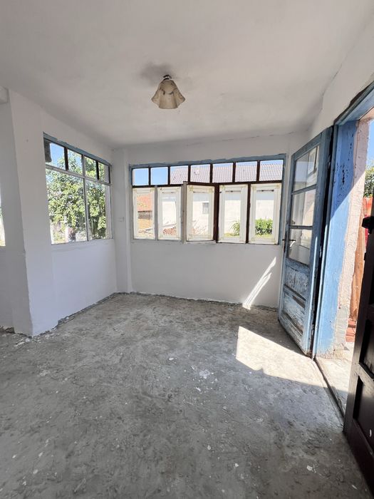 Cuvin, Arad casa de vanzare