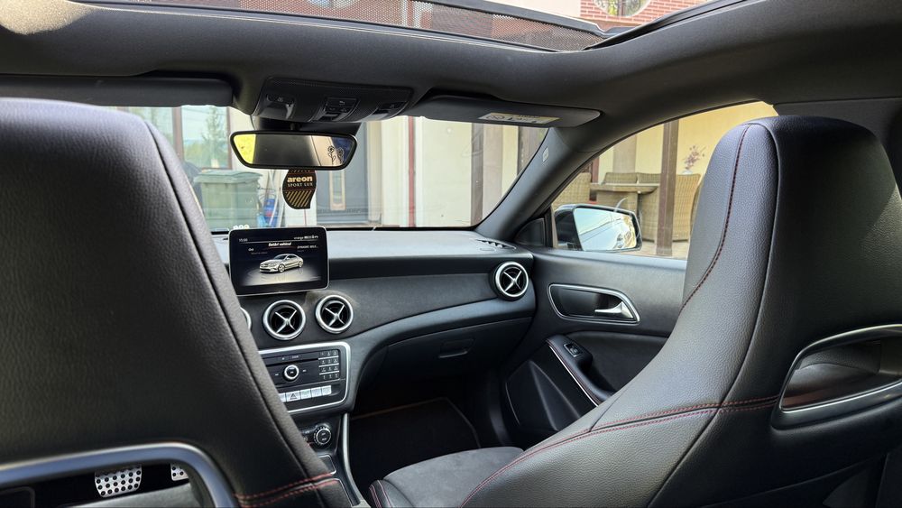 Mercedes Benz CLA 200