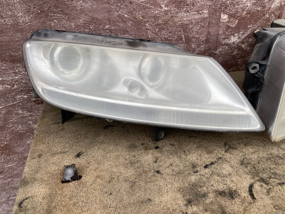 Farurii St/Dr Xenon Vw Phaeton Model Europa Pret 500 lei buc