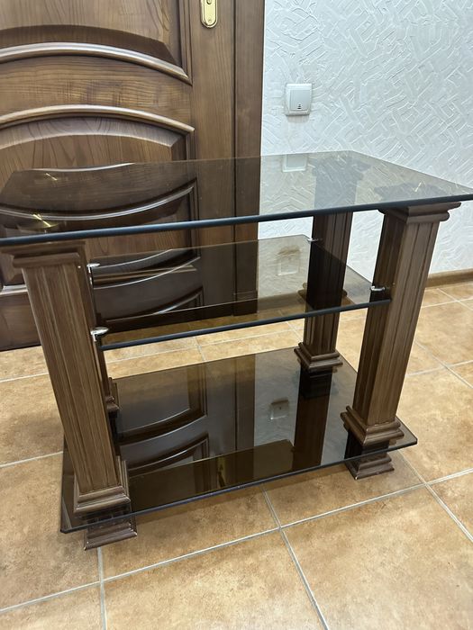 Столик под телевизор