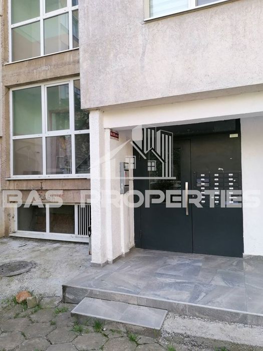 3-стаен в София-Света Троица площ 85