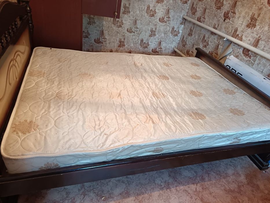 Кровать двуспальная