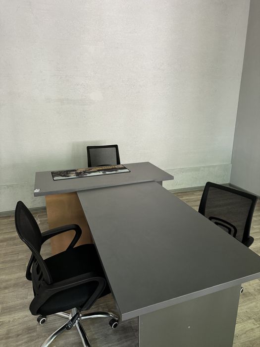 Ofisniy mebel sotiladi