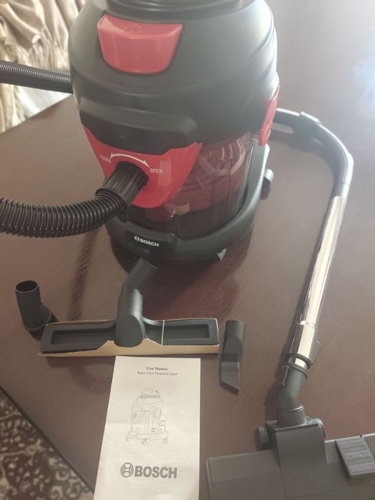 Срочно продается пылесос Bosch BO-001