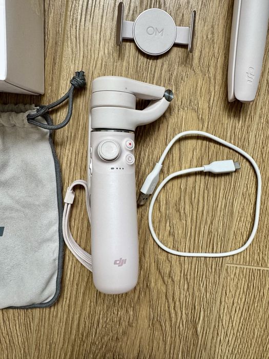DJI OM5 Sistem de stabilizare pentru smartphone sunset white (alb-roz)