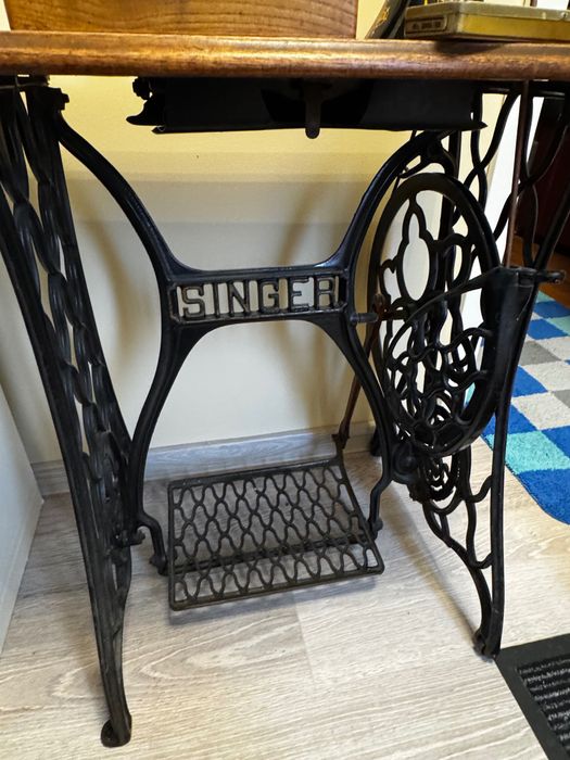 Singer mașina de cusut