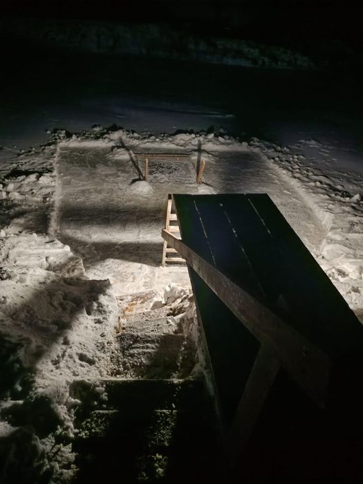 Прорубь. Баня на дровах