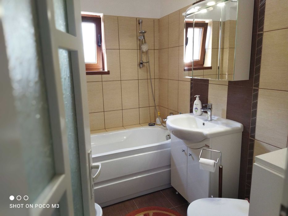 Vând aparatament 4 camere suprafata construita 105mp