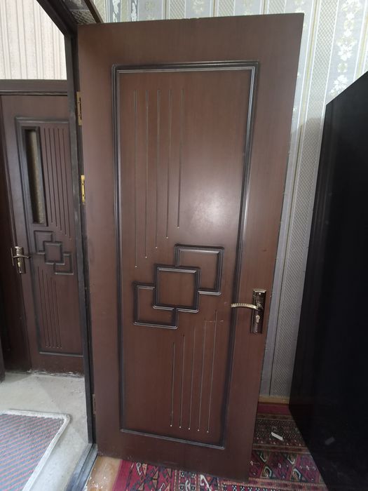 Продается  двери
