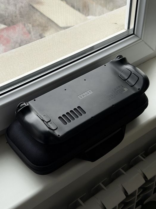 Продам Steam deck 256 Гб.