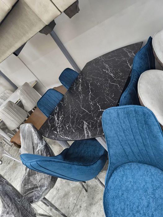 Kuxnniy stol stullar