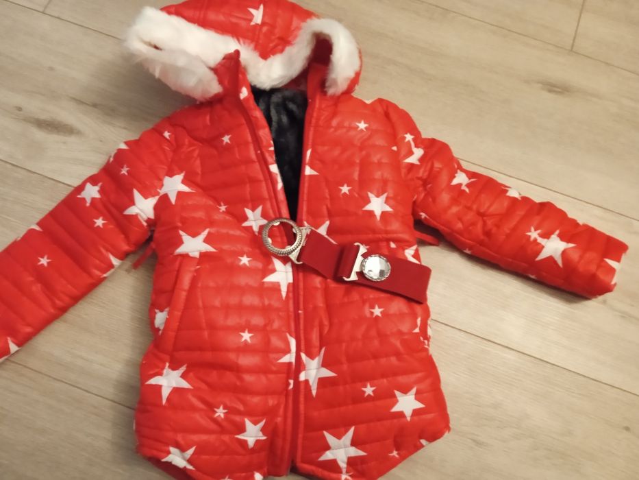 Утепленеая куртка  на девочку р.36
