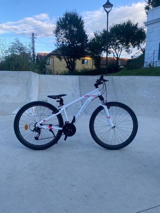 Bicicleta rockrider st 100 vând