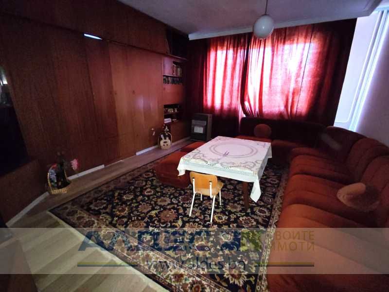 Продава се Къща в с. Кокаляне, Област София-град - 418 кв.м за 1077 €/кв.м - Снимка #13