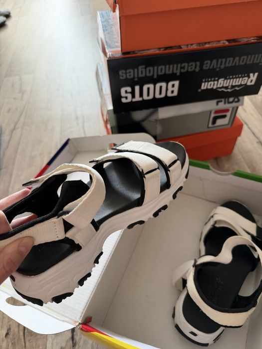 Продам спортивные сандали