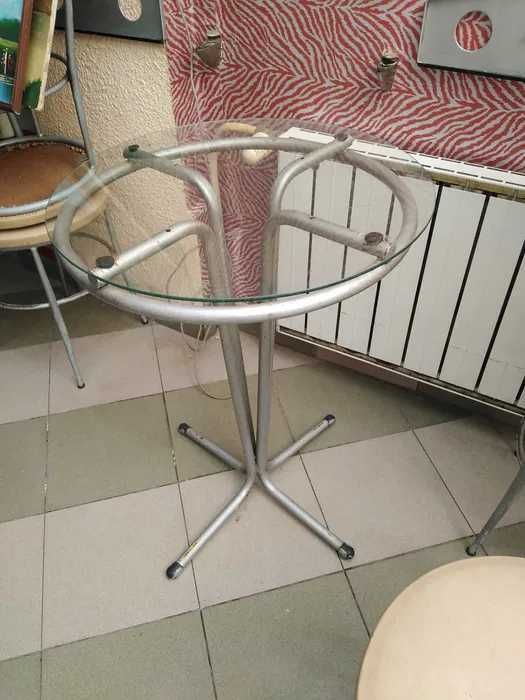 Маси от затворено заведение