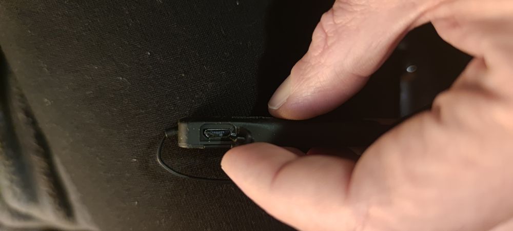 Безжични Bluetooth слушалки с микрофон и магнитно закрепване Grounding