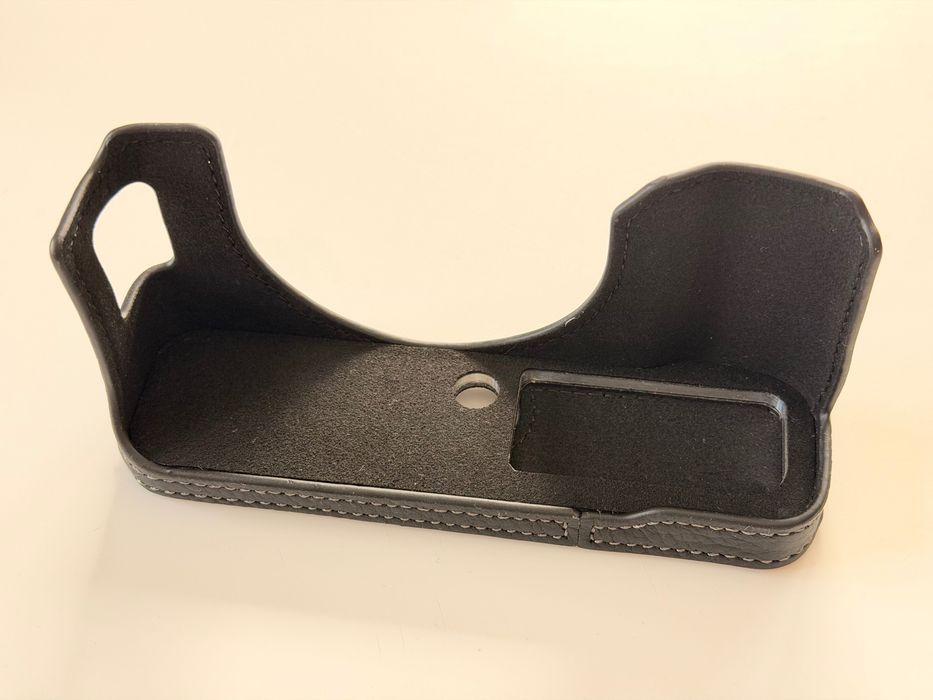 Husa Piele SmallRig pentru Fujifilm X100VI Negru 4700 impecabila