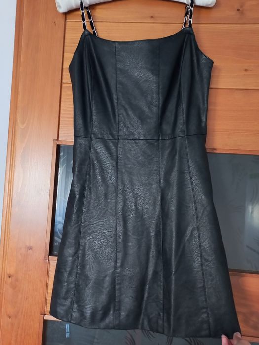 Rochita sinsey, este foarte comoda. Mărimea xs