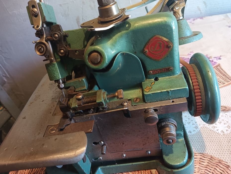 Mașină de surfilat JAMBY - Overlock 3 fire