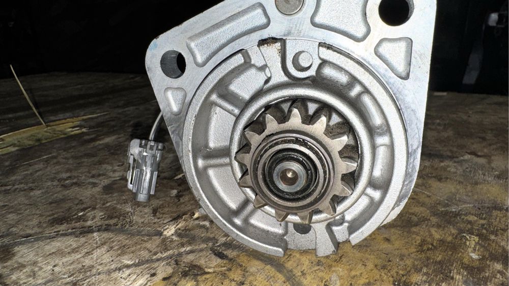 Привозной стартер Nissan X-Trail