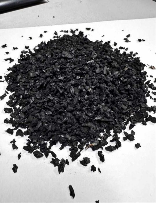 Rezina granula stadion gazon uchun